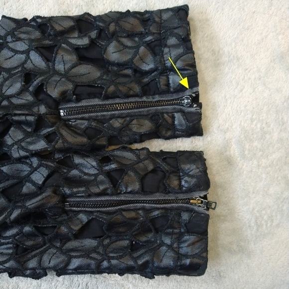 Sam Edelman Black Denim Moto Jacket Contrast Cutout Faux Leather Sleeves Unique - Picture 9 of 12